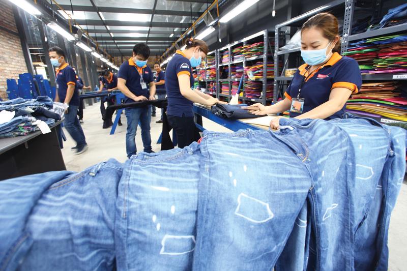 Dệt may “điêu đứng” vì Covid