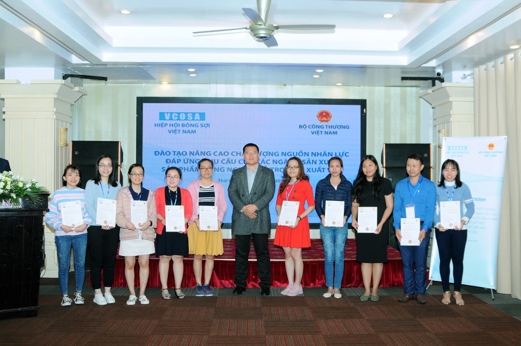 Gần 60 học viên từ các Doanh nghiệp tham gia chương trình “ĐÀO TẠO NÂNG CAO CHẤT LƯỢNG NGUỒN NHÂN LỰC NGÀNH SẢN XUẤT VẢI” do VCOSA và Bộ Công thương tổ chức