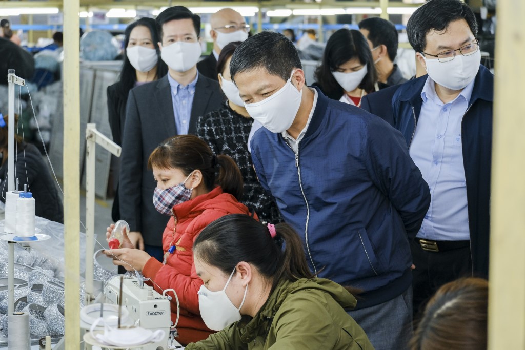 Bộ trưởng Công Thương họp tìm giải pháp “cứu” ngành dệt may